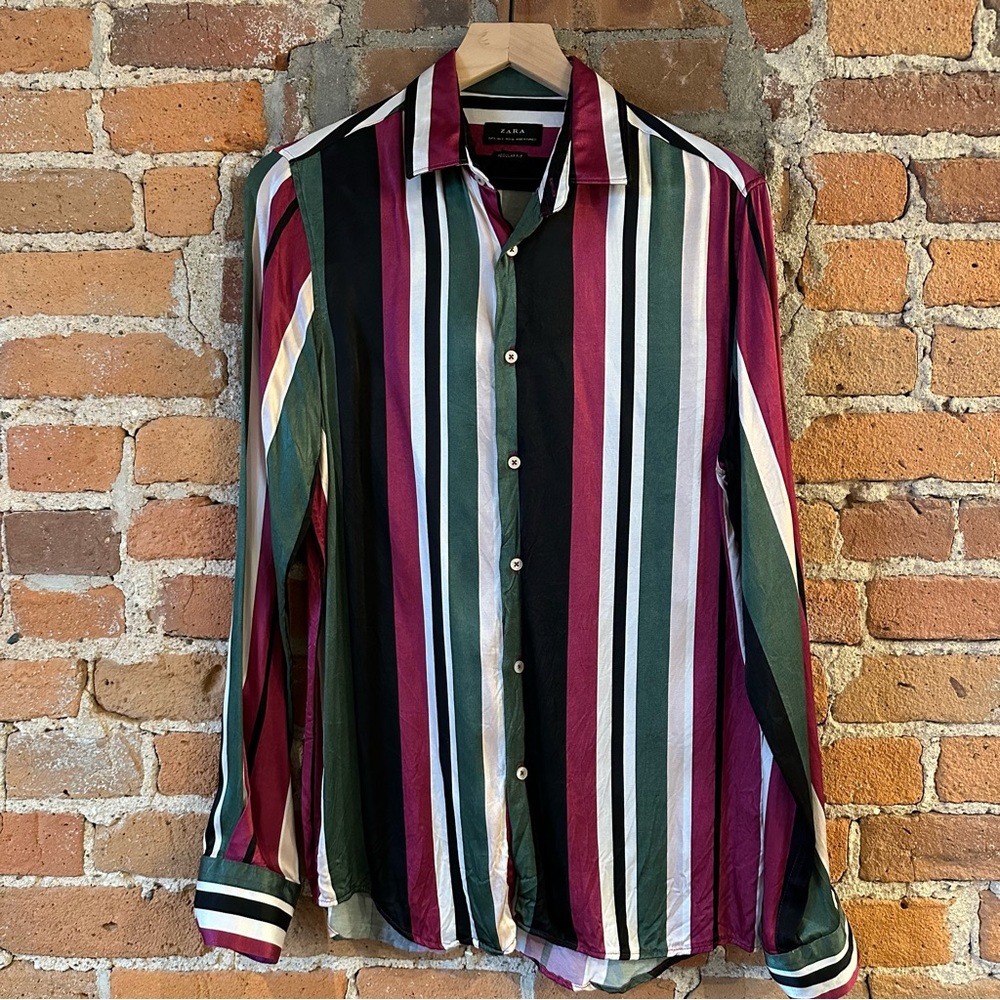 ZARA | Button Up Shirt Small
